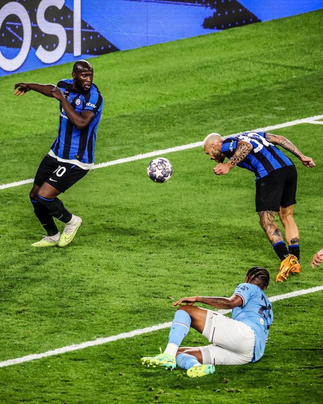 1686429487174057460.jpg 1686429479.jpg